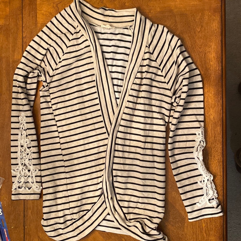 Hem & Thread long cardigan knit top